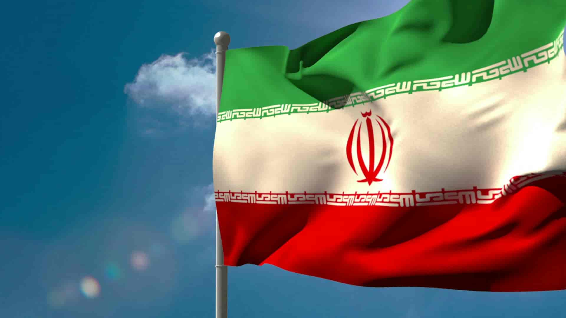 فوتیج پرچم ایران در باد